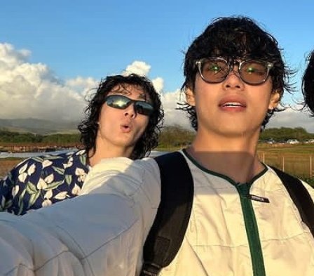 tichivi's tweet image. "ship that don't communicate outside of work" are you sure?