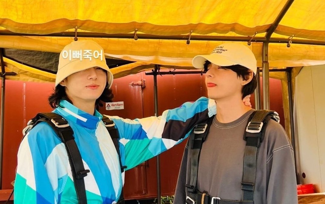 tichivi's tweet image. "ship that don't communicate outside of work" are you sure?