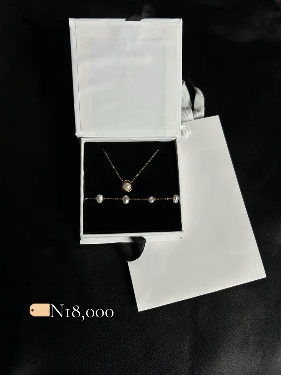 Temsjewelries's tweet photo. Here are some jewelry pieces you can get HER for Valentine! 

All jewelry comes fully boxed and with a gift bag💜 https://t.co/nhuYQLR1n9