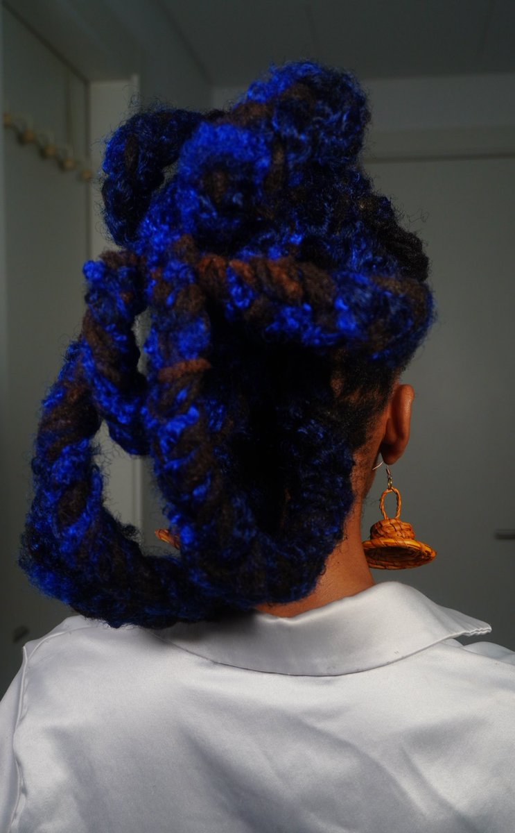 MantateQueeneth's tweet image. Some hair inspo for my #dreadlocks humans💙

I just sectioned my hair. 10 locs per section. Braided the sections, and added some marley braids for color. Instant volume. 

I’ve been tying it differently everyday and are obsessed. It took me less than 30 minutes to do✨

Welcome😊