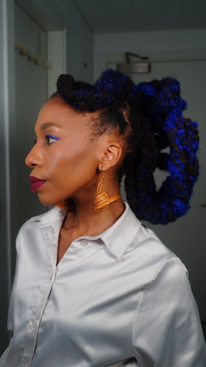 MantateQueeneth's tweet image. Some hair inspo for my #dreadlocks humans💙

I just sectioned my hair. 10 locs per section. Braided the sections, and added some marley braids for color. Instant volume. 

I’ve been tying it differently everyday and are obsessed. It took me less than 30 minutes to do✨

Welcome😊