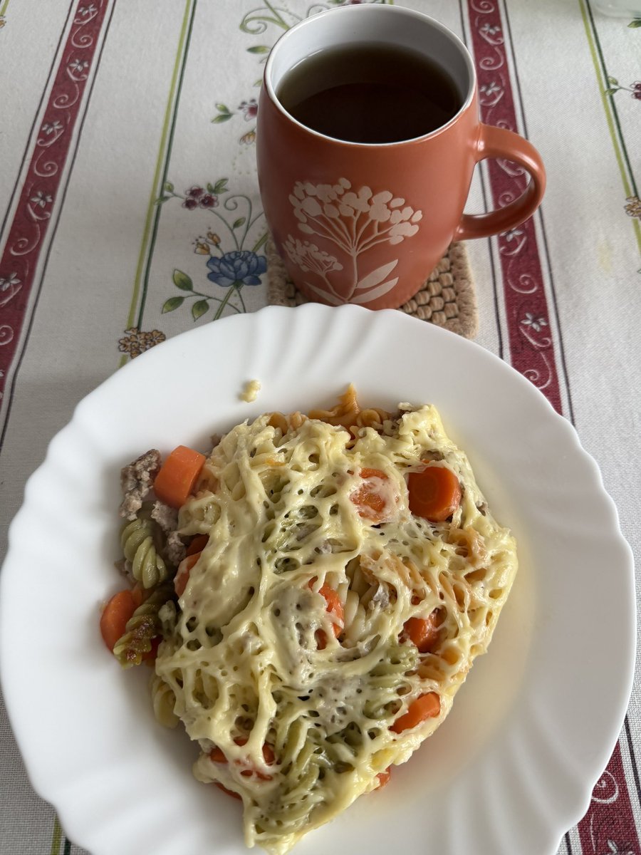 FRD490's tweet image. lunch
#lunch #Noodles #Pepperminttea