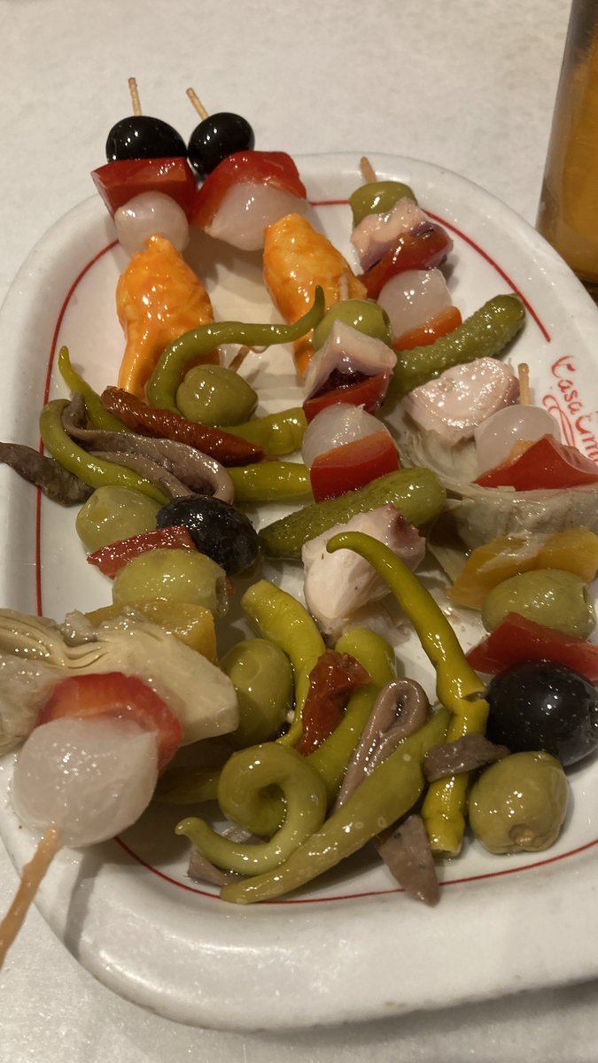 laconada.com tweet media