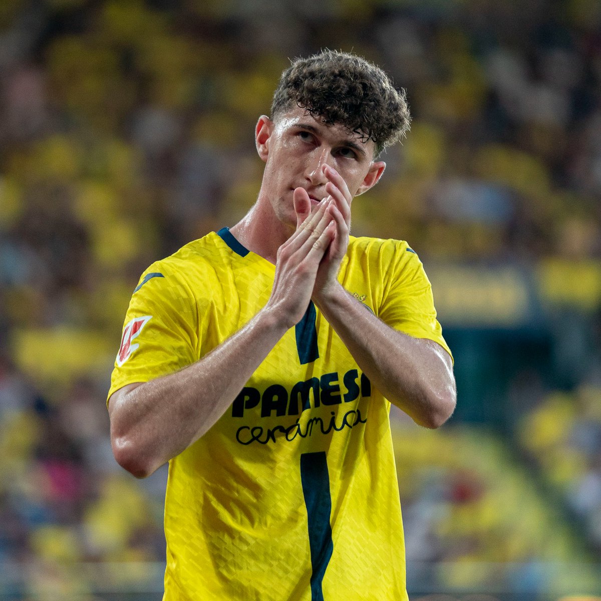 Pau Navarro: treball, paciència i determinació

El jove jugador de la Vilavella, ja amb dorsal del primer equip, és un exemple per a tots els canterans del club

ℹ️ villarrealcf.es/val/pau-navarr…