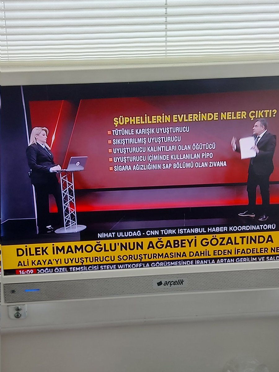Arkadaş bunlar Ülkeyi elegeçirmeyi kafalarına koymuşlar ve halâda Pavyonda satınaldıkları Hainlerle mücadele etmeye devam ediyorlar,bunlara inanan sığırların olması benim Kanıma dokunuyor.
<a href="/herkes/">herkes</a>