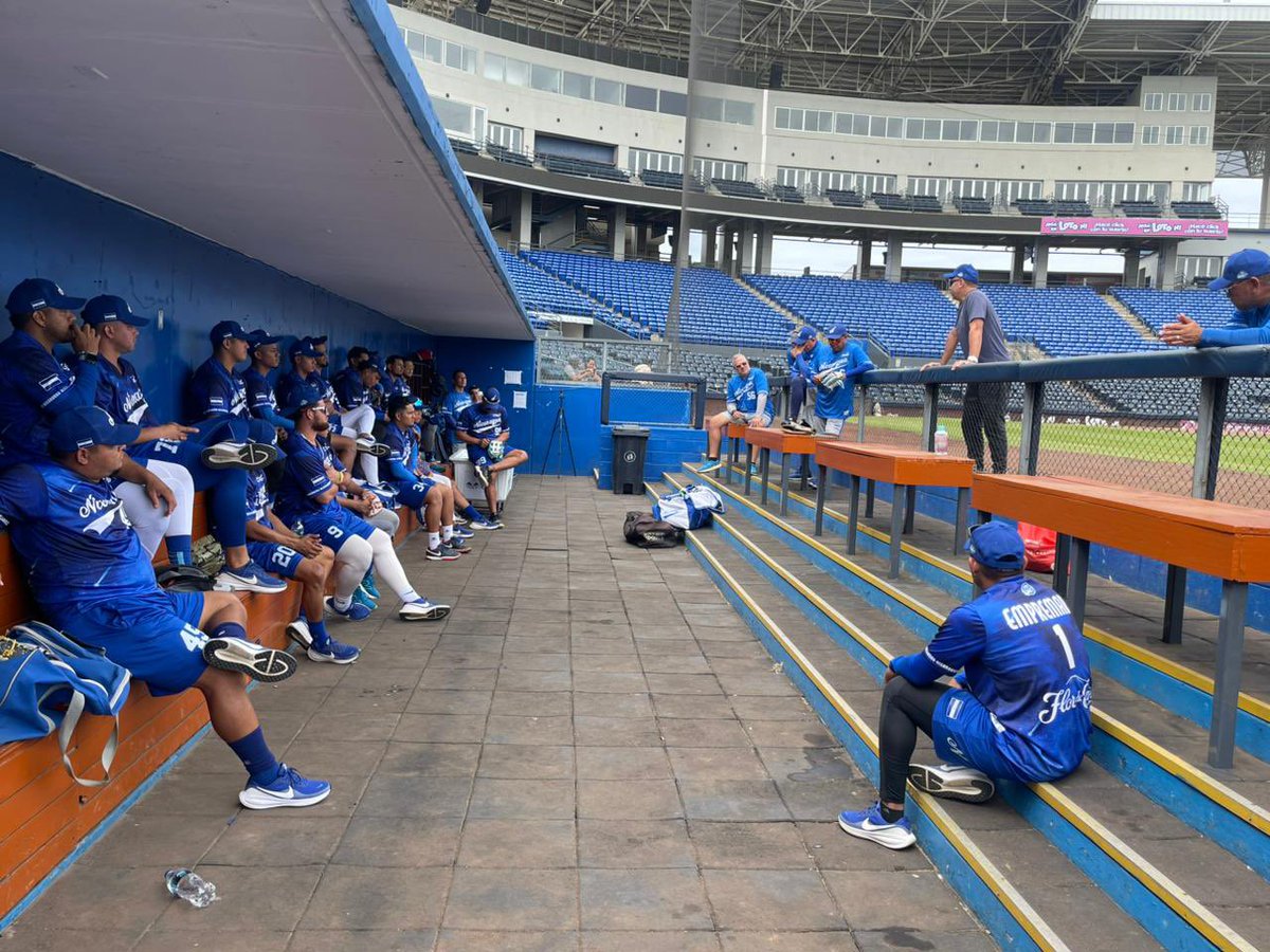 Hoy tuvimos la visita de David Rosario 💥 coach de la Selección Nicaragüense de Baloncesto🇳🇮 
#EstadioNacionalSoberania🏟️