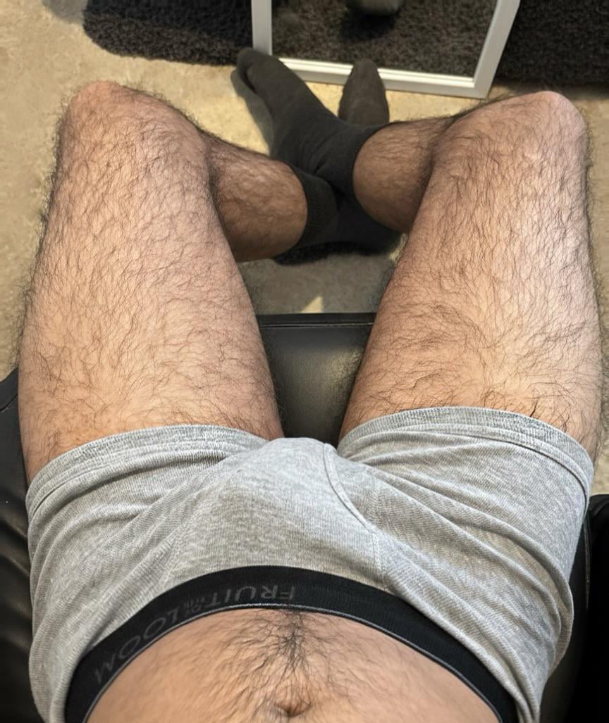 Kaen_xt's tweet photo. Whether you like it hairy or not 🧦 https://t.co/nwtC4d9lZp
