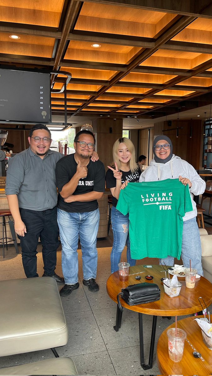 PramuajiAjay's tweet photo. another #FanMovement @FIFAcom meet up with @maaya_0222, now with more Jakarta members! @PsychoFat @mario_sonatha
may the best team win in the semis, tomorrow! 🇮🇩🫱🏽🫲🏻🇯🇵 #ACFutsal2026
#WeLiveFootball #WeLiveFutsal https://t.co/PBCuWYcr1f