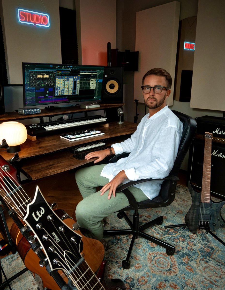 varostudioams's tweet photo. 🎧 Bring your music to life at VARO Studio Amsterdam — recording, mixing, mastering, songwriting &amp; custom guitar tracks. On-site or remote.

Book a free, no-strings consultation or fill in the project form: https://t.co/PxG12RHqkf

#MusicProduction #Amsterdam #RemoteCollab https://t.co/LUnMfqpeg8