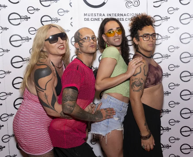 🔹Casi $ 50 millones de pesos 💵 de tus impuestos se fueron en financiar un festival y cine porno de estos especímenes.

Pasen a dejar sus saludos y agradecimientos a  <a href="/GabrielBoric/">Gabriel Boric Font</a> y <a href="/_caroarredondo/">Carolina Arredondo</a> .