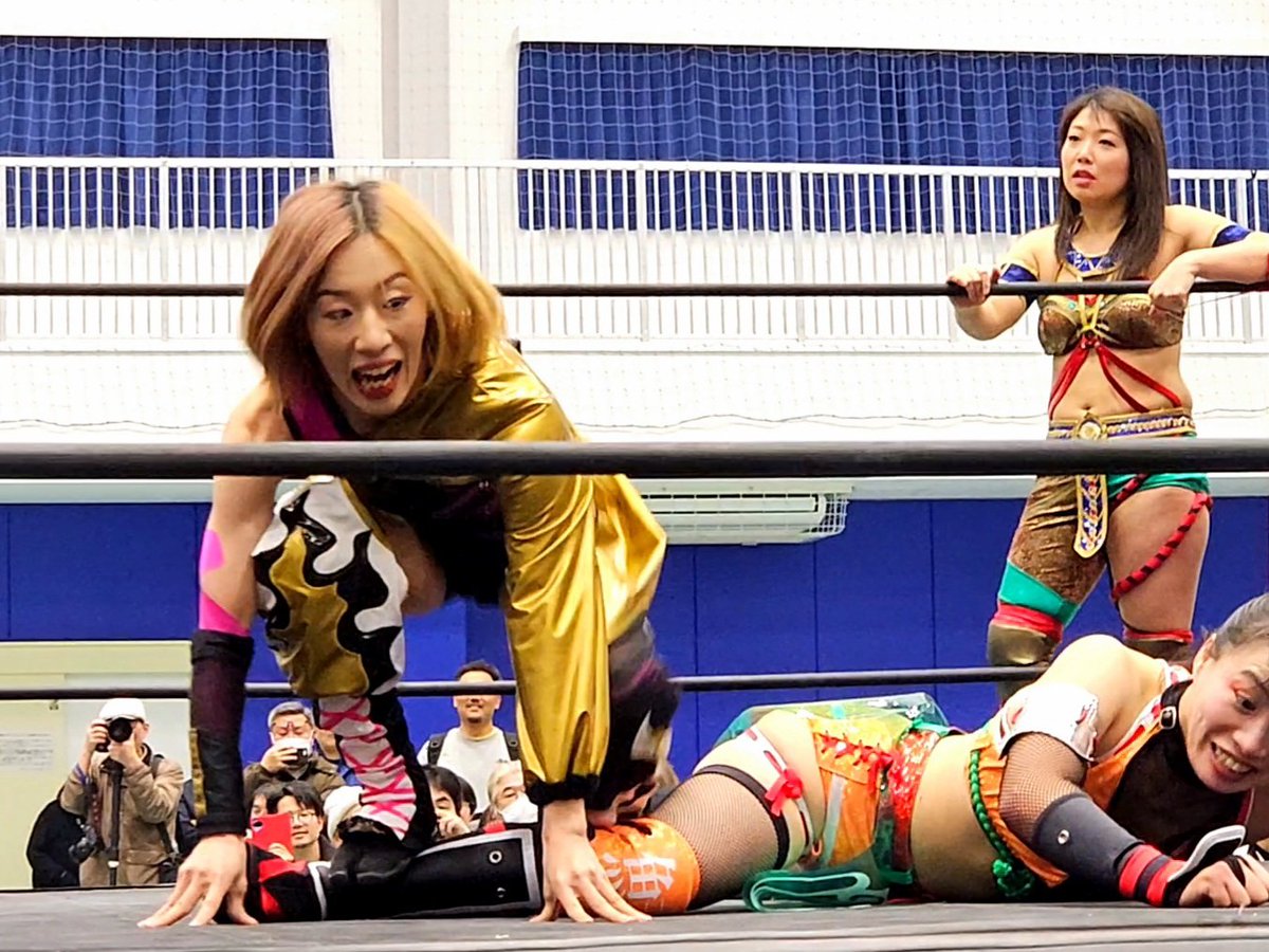 akiri0014's tweet image. #海乃月雫
#KONOHA
#プロレスの聖地復活

足に乗るのは、セーフです😄