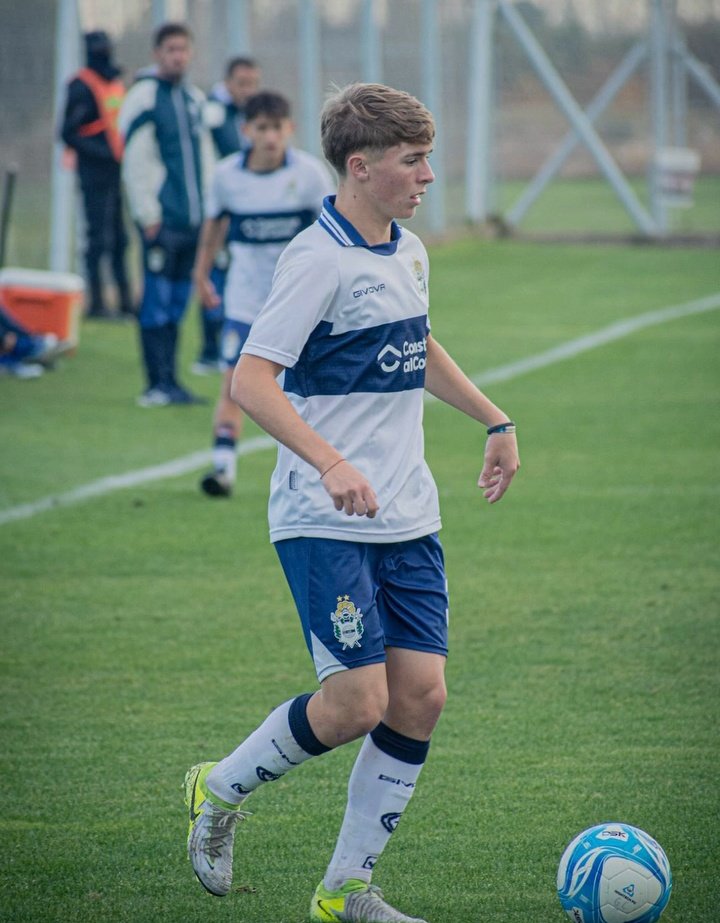 hablagimnasia's tweet image. #GELP | ⚪️🔵 Salvador Fuster fue nuevamente convocado a la Selección Argentina Sub-17, bajo las órdenes de Diego Placente, para disputar el Torneo Internacional Jóvenes Promesas.