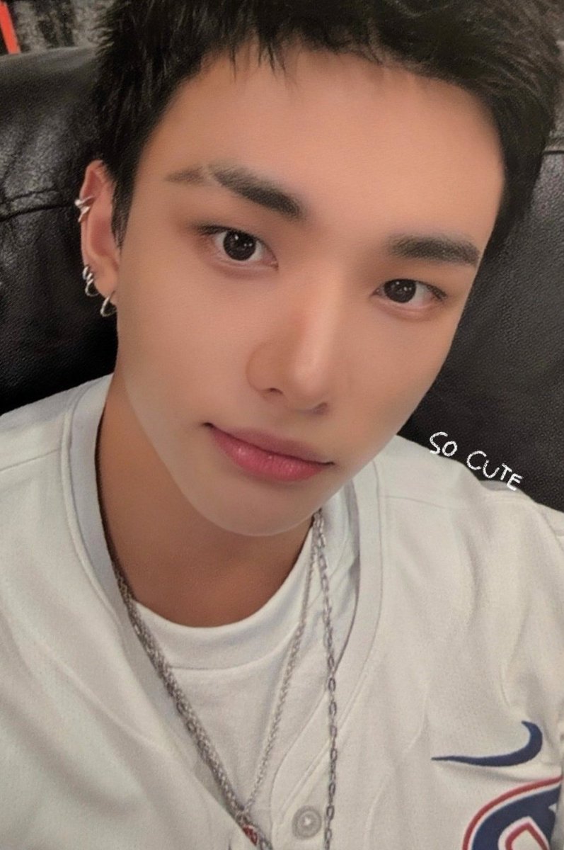 hyunjin pics (@hyunjinpost) on Twitter photo 