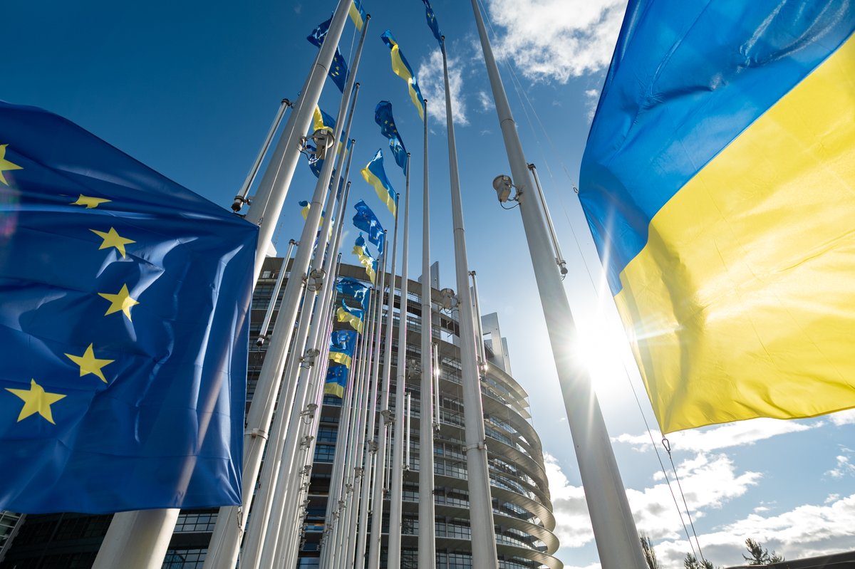 Four years of courage and resilience 🇪🇺🇺🇦

Proud to announce that on 24 February, <a href="/Europarl_EN/">European Parliament</a> will convene an extraordinary Plenary session to honour the bravery of the people of Ukraine.

We will reaffirm our unwavering commitment to a just and lasting peace, as well as our