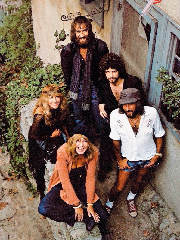 bestofstevie's tweet image. On this day in 1977, Fleetwood Mac released one of the most iconic albums of all time, Rumours!

The record won Album of the Year at the 1978 Grammys &amp;amp; featured top 10 hits like "Go Your Own Way", "Don't Stop" and "Dreams". It has sold more than 40 million copies worldwide.✨🎶