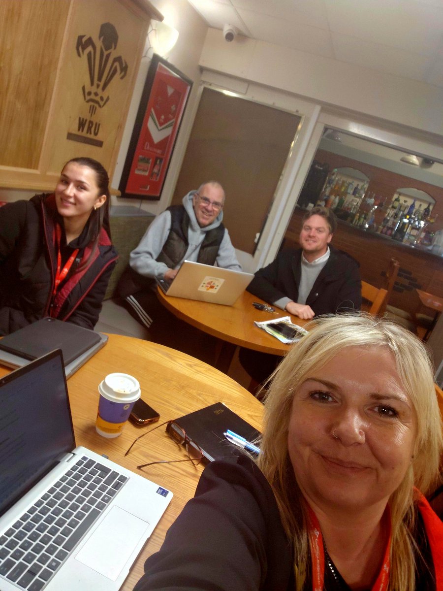 Faye Davies tweet media