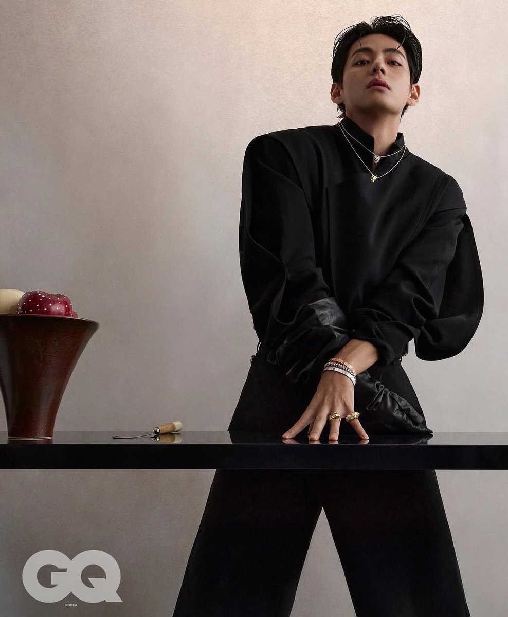 layovermoods's tweet image. taehyung in mugler for GQ Korea was insane, we need more of him in mugler the style suits him very well