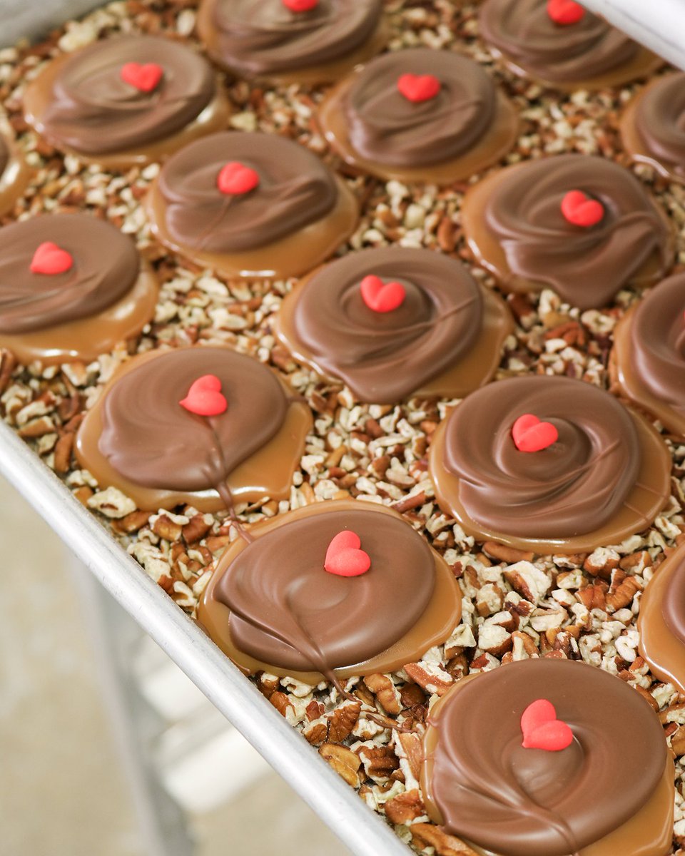 Savannah's Candy Kitchen tweet media