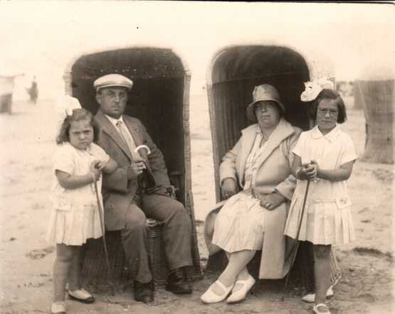 Auschwitz Memorial tweet media