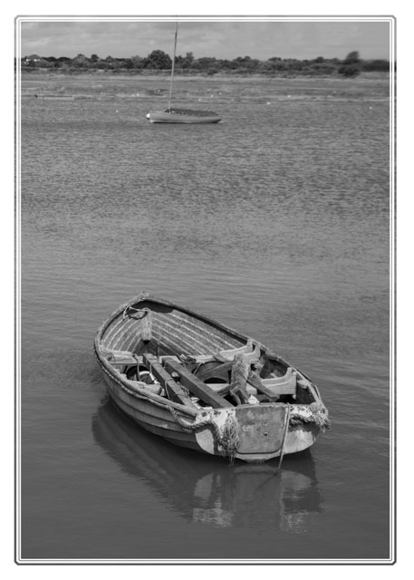 photos_dsmith's tweet image. An old #rowing #boat floats amongst one of the many #estuaries along the #Essex #coast. This small #craft is showing its #age and has been clearly used for many years. Shot in #BlackAndWhite using @SigmaImagingUK #lens. #blackandwhitephotography #bnwphotography #Transport