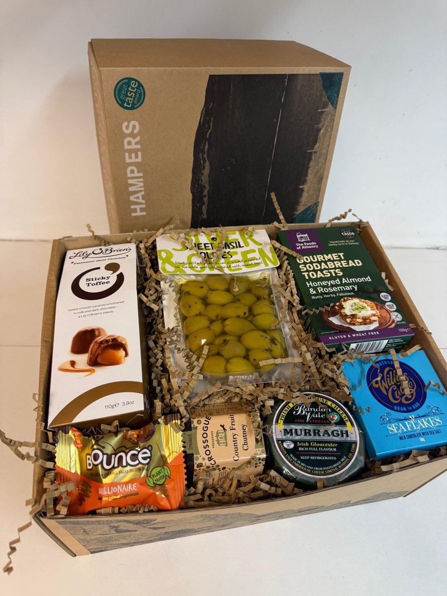 Today's Gift Basket Of The Day is the "Perched Pinot Hamper Gift" 🧀

ow.ly/PLet50Y8KBp

Follow &amp; RT to enter #prize draw to #win a Gift Basket. 

More info via our blog. 

#dailydispatch #gifts #competition #giftbasketsrule #gourmetgift #foodiegift