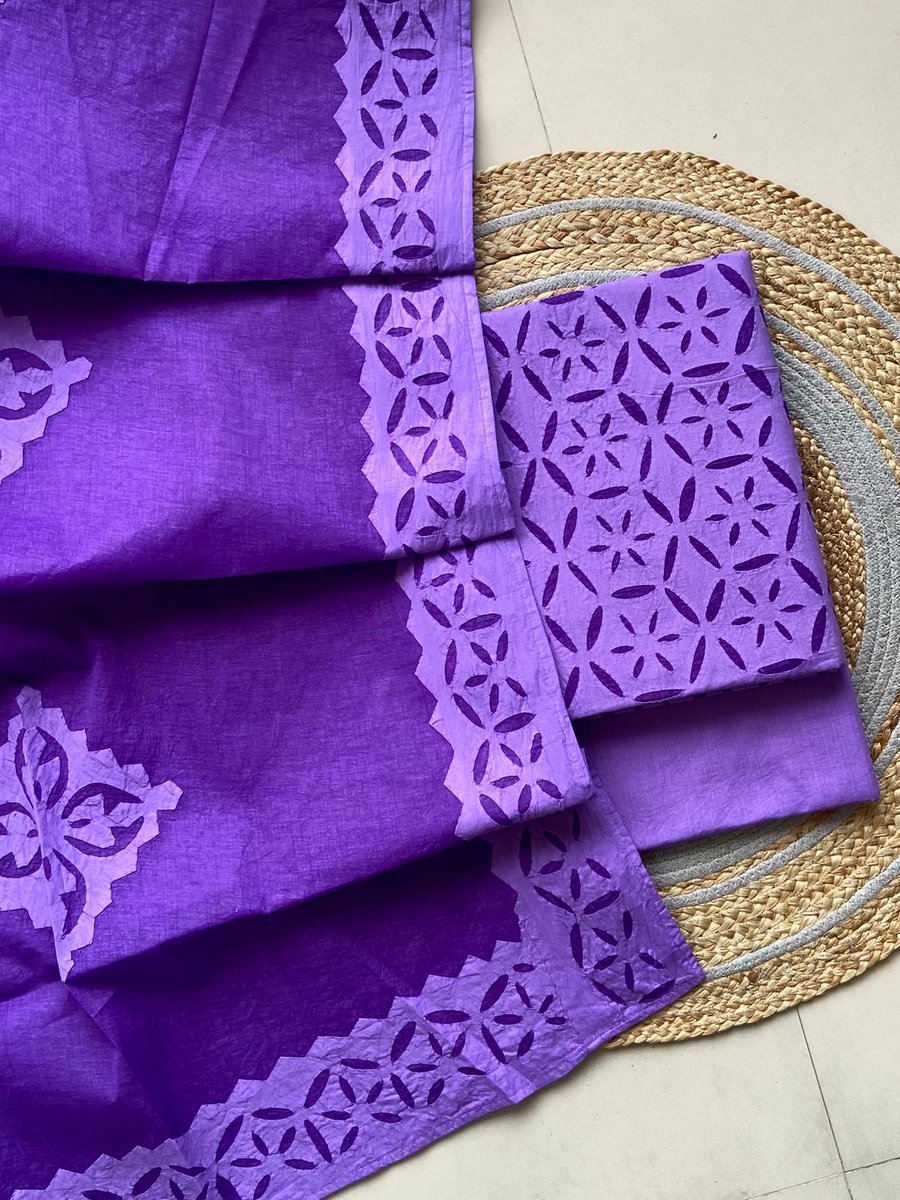 RahimoonTextile's tweet image. Timeless elegance meets intricate detail. ✨ Our Applique Top &amp;amp; Dupatta set features Organdy work on premium cotton, paired with a plain cotton bottom. 🧵
​Experience best-quality Barmeri craftsmanship.
​WhatsApp us: +91 9376738314 📩
​#RahimoonTextiles #AppliqueWork #Handcrafted