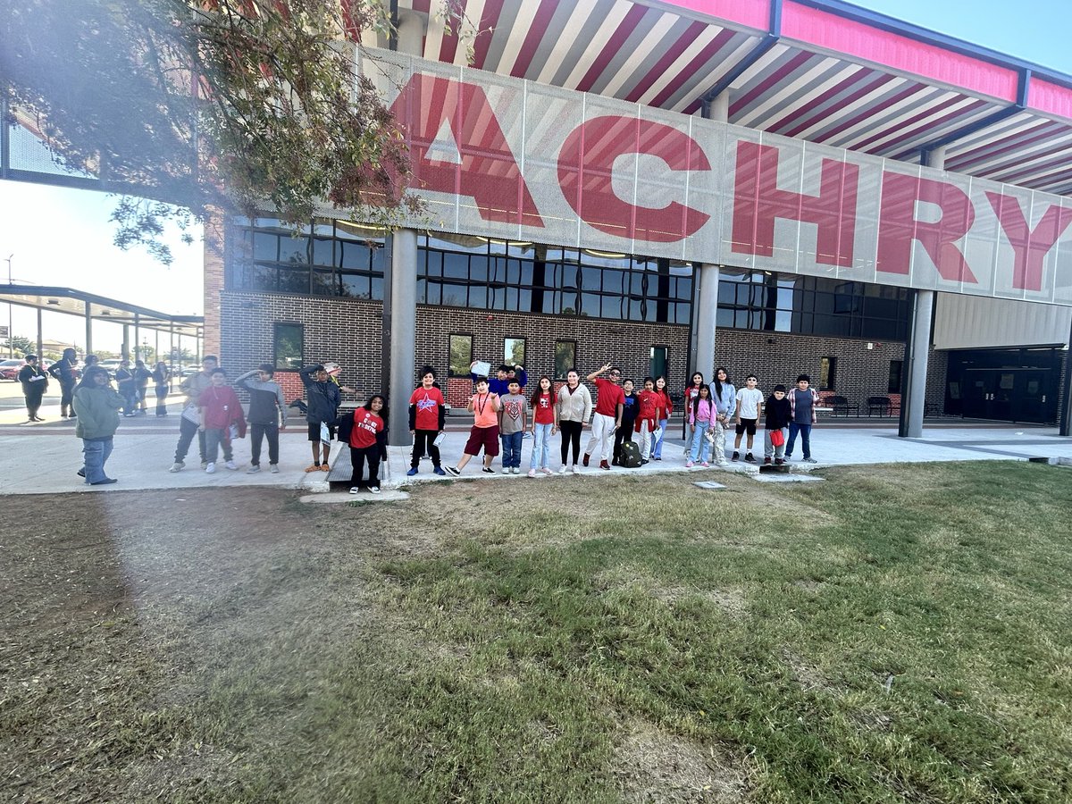 Leslie Hernandez tweet media