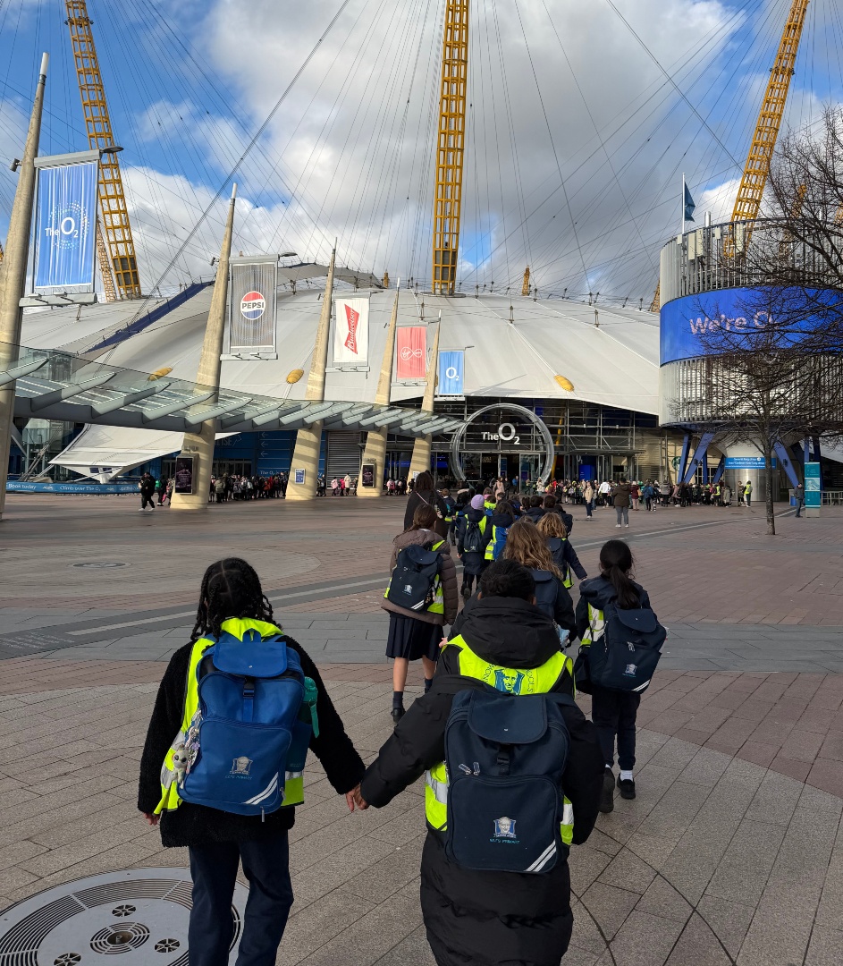 ECFSprimary's tweet image. Earlier this term, our Year 4 Choir took to the O2 stage, joining hundreds of schools from across the country for the incredible Young Voices Concert. A truly unforgettable experience and a proud moment for our school community. Well done Year 4!