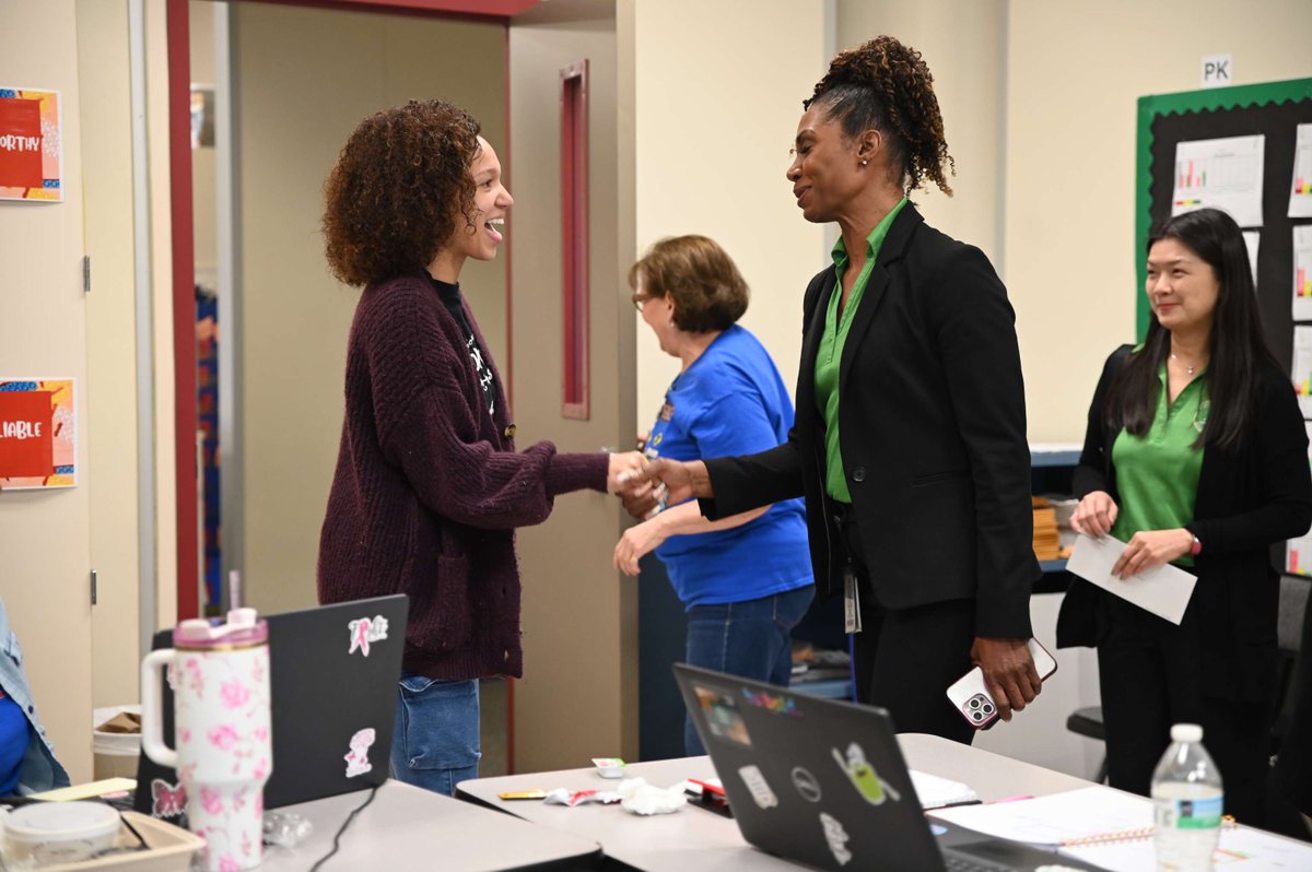 FoundationAlief's tweet photo. Congrats to @aliefISD @Alexander_AISD SPED ICS Teacher Ms. Miller for winning our Teacher Grant! 👏🍎 Your innovative work is creating new learning opportunities. 
#AliefProud #GrantWinner #AliefISD

CC: @TheExecEFFECT @clothedon @LiWenSuAlief https://t.co/Y1hwCLufR1