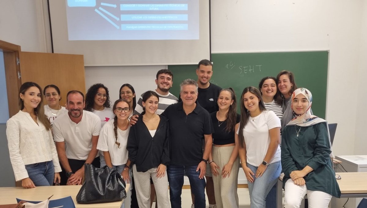 CanalUGR's tweet photo. 🎓 La @FacSaludCeuta celebra una nueva edición del curso #SEHT
🩺 Una formación innovadora para el estudiantado de la #UGR que busca impulsar la calidad de la sanidad pública
🤝 En colaboración con @GobiernodeCeuta
ℹ️ https://t.co/xBMizwcjdQ https://t.co/jyA9SGOouF
