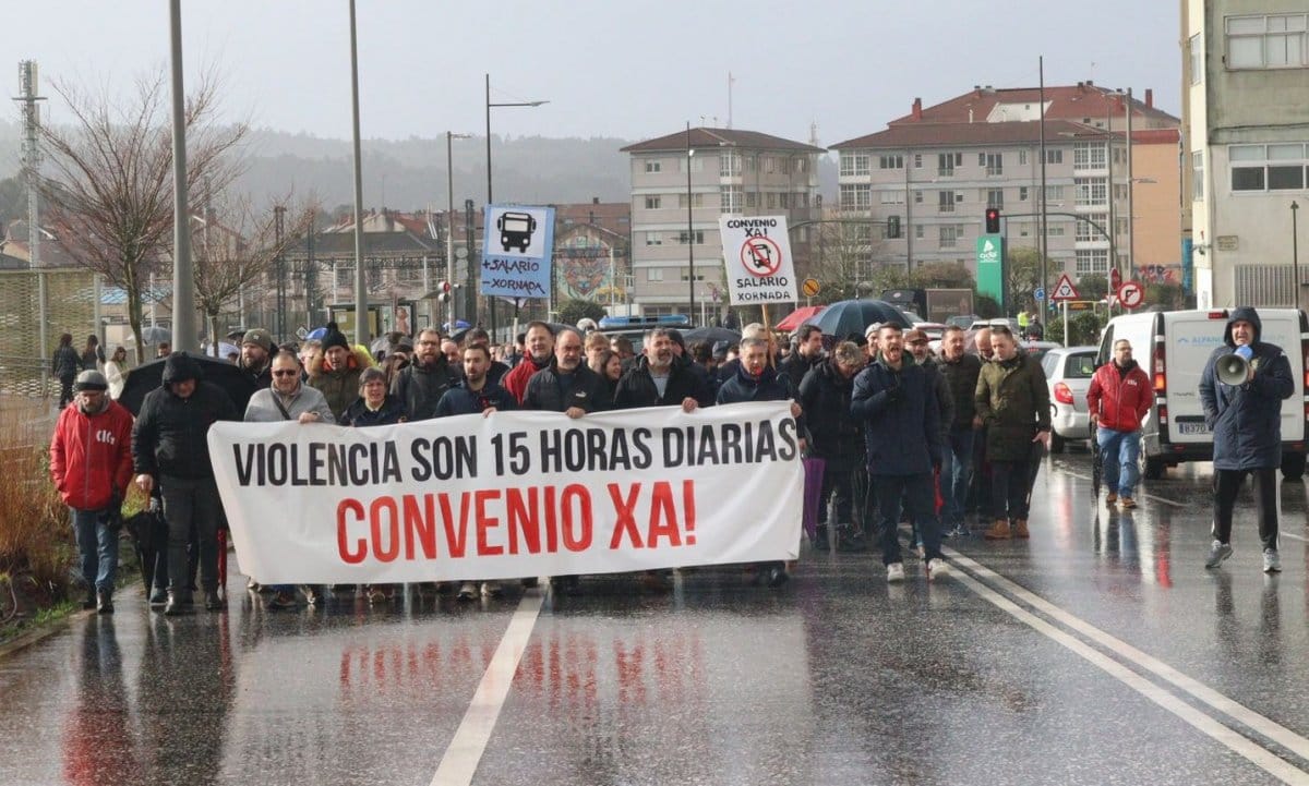 Hoy se está realizando una votación para decidir si se acepta el preacuerdo del pasado lunes.

A partir de las 20:00, se sabrá si el preacuerdo se apoya o no.

Si el preacuerdo NO obtiene el respaldo suficiente, mañana, jueves 5, comenzará la huelga indefinida de autobuses.