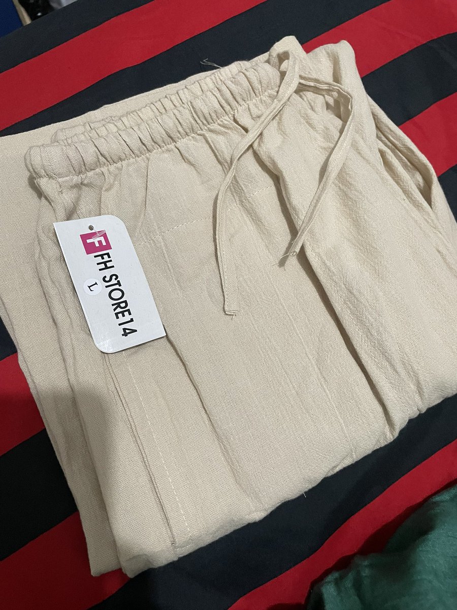 nihsolayang's tweet photo. gais aku mau jual celana warna beige
baru beli tapi kegedean (salah pilih size 🥲)
belum pernah dipakai sama sekali, masi ada tag nya, yang lokasi bekasi dan cakung free ongkir deh

size L/XL, muat sampe BB ±70an
bahannya enak (linen)

harga beli 85k,
aku jual 75k aja

#Bekasi https://t.co/KEzQVgWr8y
