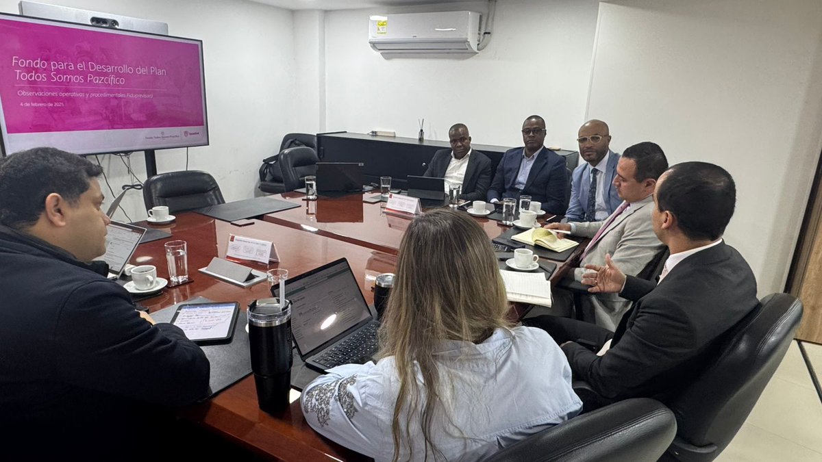 #AEstaHora | El Fondo #TodosSomosPazcífico desarrolla un espacio de trabajo con la Fiduprevisora para fortalecer la articulación institucional, optimizar los acuerdos de servicios y avanzar en procesos y trámites más ágiles, fundamentales para la ejecución de las obras.
En este