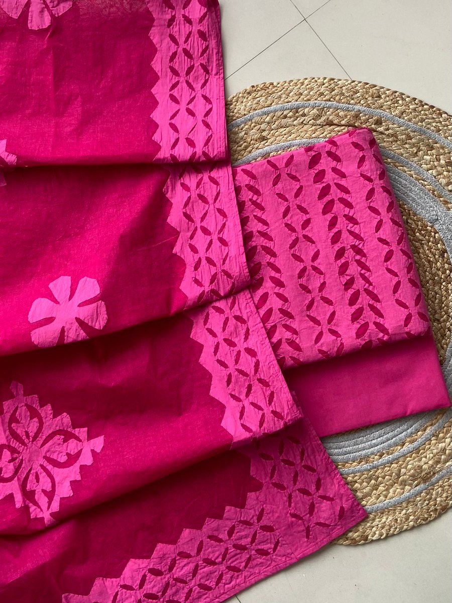 RahimoonTextile's tweet image. Timeless elegance meets intricate detail. ✨ Our Applique Top &amp;amp; Dupatta set features Organdy work on premium cotton, paired with a plain cotton bottom. 🧵
​Experience best-quality Barmeri craftsmanship.
​WhatsApp us: +91 9376738314 📩
​#RahimoonTextiles #AppliqueWork #Handcrafted