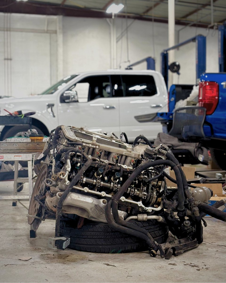 WeslacoFord's tweet image. Engines don’t scare us. 💪🛠️
This is where experience, precision, and accountability come together.
Service done right at Payne.

👉 Schedule YOUR visit: api.connectcdk.com/api/nc-cosa-co…

#WeslacoFord #PayneAutoGroup #AutoService #TrustedService #RGV #WeslacoTX