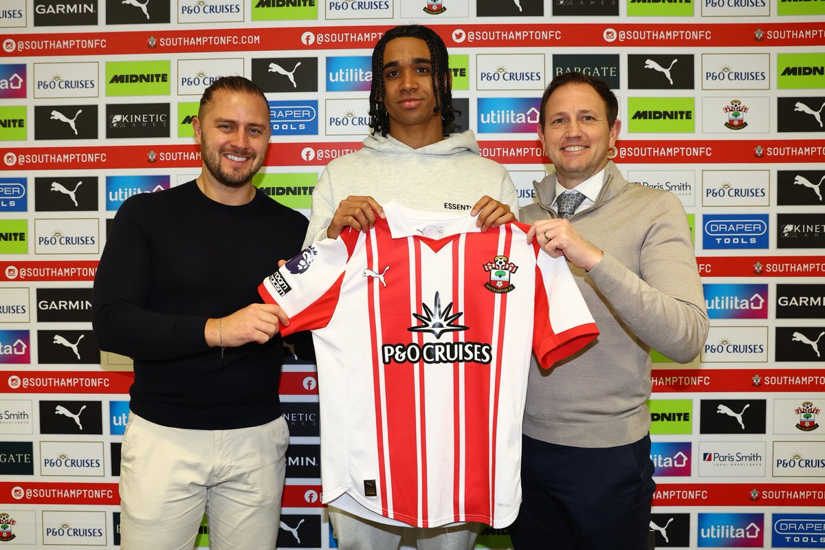 JonHassall75's tweet photo. ✍🏻 Done Deal

Delighted to have helped get this one done for Lewis Bailey, who has joined @SouthamptonFC from @stokecity on a permanent deal and signed his first professional contract, alongside @ajhilly14 🔴⚪️ https://t.co/59REj7U2ER