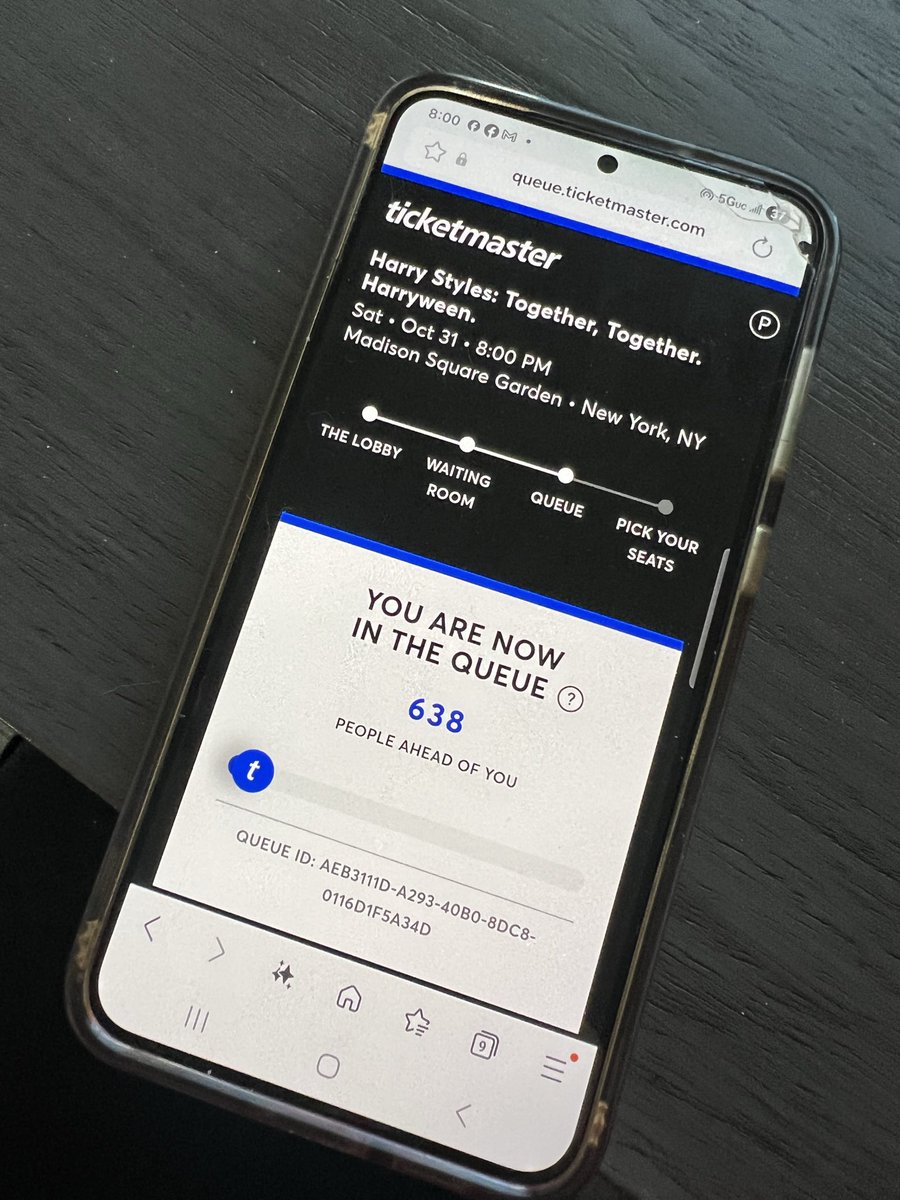 callmebabyagain's tweet image. guess who got in almost instantly for there to be no pit 🤩