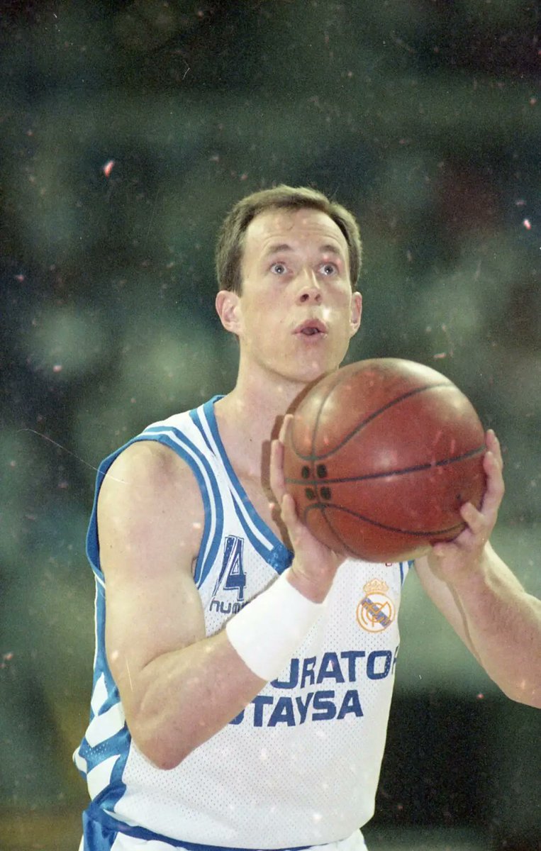 javibalmaseda1's tweet image. ➡️ Hoy cumple 6️⃣5️⃣ años uno de los mejores triplistas que han pasado por la ACB.
✅ ¿QUÉ RECUERDAS DE ÉL? Muchas gracias por vuestras respuestas.
📷 Miguel Ángel Forniés.