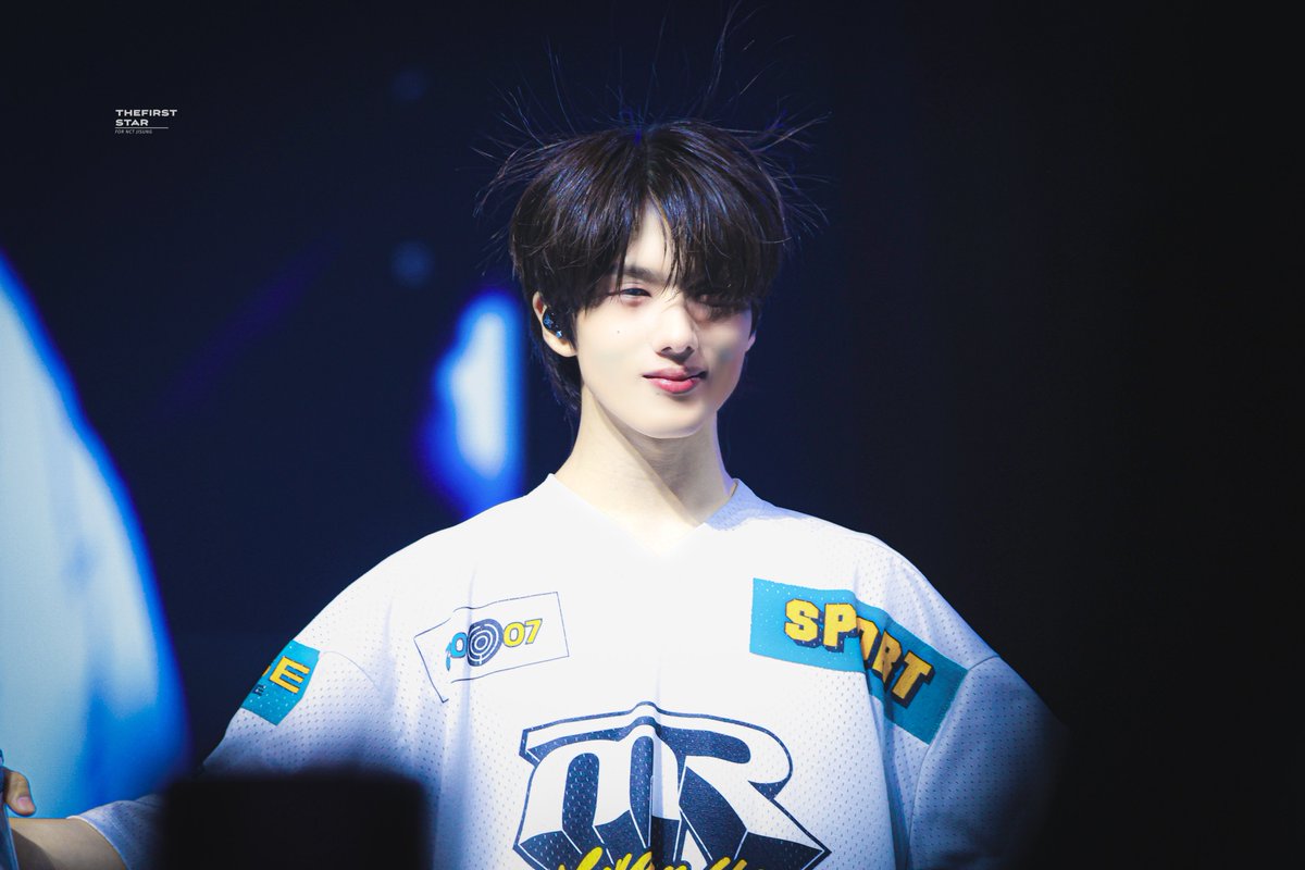 thefirststar_JS's tweet photo. 우리의 반짝이는 별 지성 ᯓ͙͘͡★ ﾟ

#헤헤_지성이생일_행복했움_좋겠다
#2things4youJisungDay https://t.co/F2HiGIXRXM