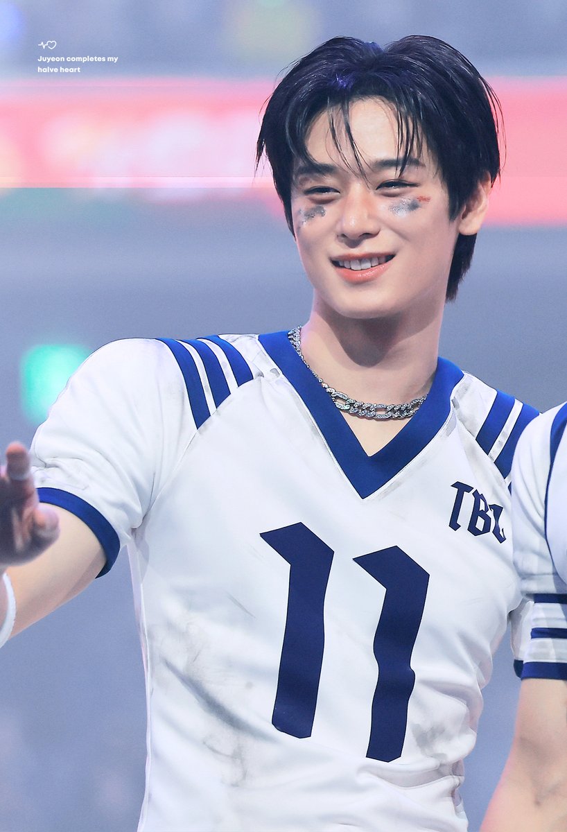 halve_heart's tweet photo. 251225 가요대전 💙 #주연 #JUYEON #더보이즈 #THEBOYZ https://t.co/dO2AMyUwl1
