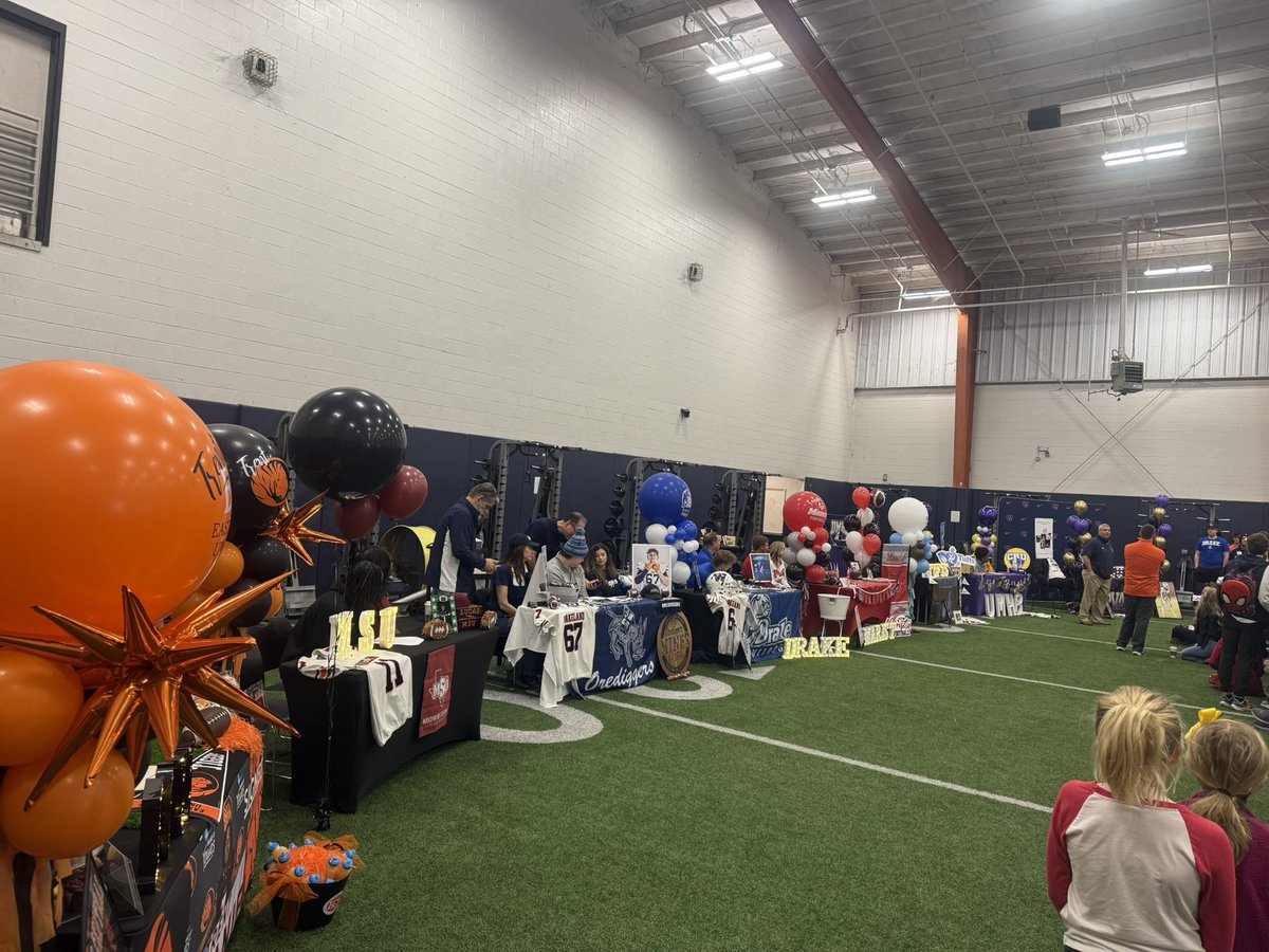 Busy morning with 9 more of our football players signing to play football at the collegiate level!! You have all left your mark on Wakeland Football! 👏🏼👏🏼👏🏼
#WeOverMe
#NextLevelWolverines