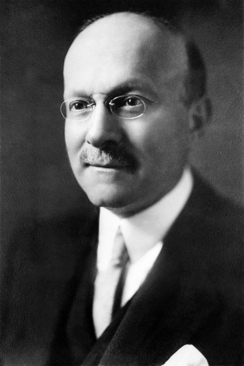 A marketing visionary who lit the #EiffelTower with his brand, André-Gustave #Citroën lived by risk: innovation made him famous, excess cost him his company.

Proof that being ahead of your time often comes at a steep personal cost.

#History 
#OnThisDay