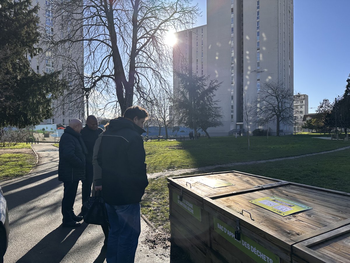 🏗️ Visite de terrain sur plusieurs résidences pour faire un point sur les travaux de modernisation des #ascenseurs et des #chaufferies. 
📍 Firmin Gémier, 33 bd Anatole France, Léopold Réchossière, Danielle Casanova. 
oph-aubervilliers.fr/actualites/4-8…