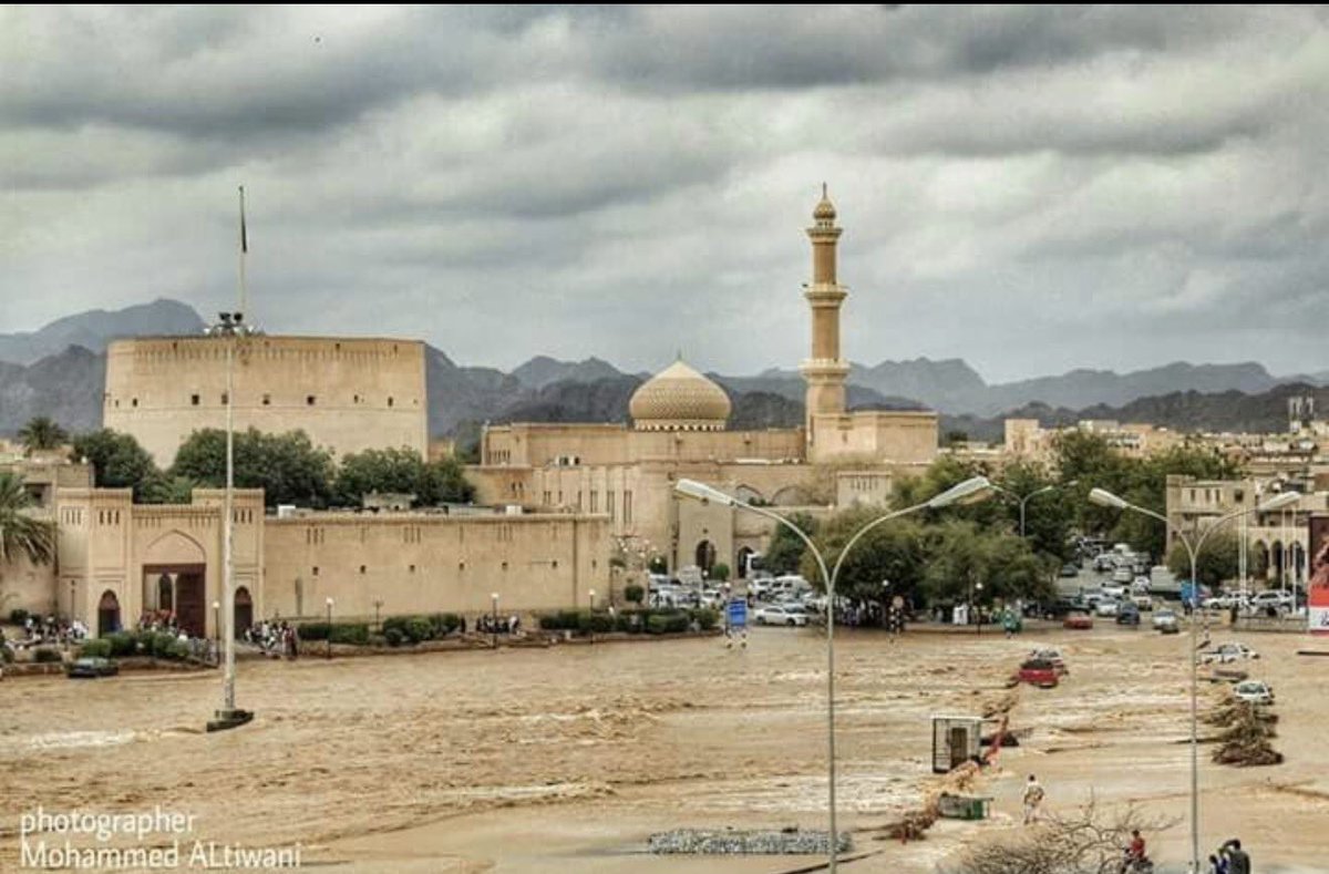 زيارة مدينة نزوى التراثية في سلطنة عمان الشقيقة 
مع مسؤول العلاقات العامه في لجنة حقوق الإنسان العماني الاستاذ سعيد