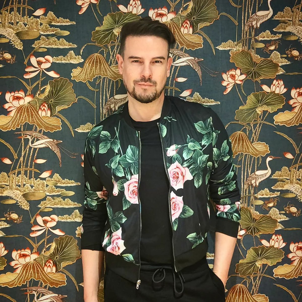 Tengo tantas cosas q contaros, que  estoy hasta nervioso. Poco a poco... Pero siempre, GRACIAS.
#Music #mensfashion #show #picoftheday #SueñoSuBoca 
<a href="/Raulcantante/">Raul Fuentes Cantant</a> ☺️