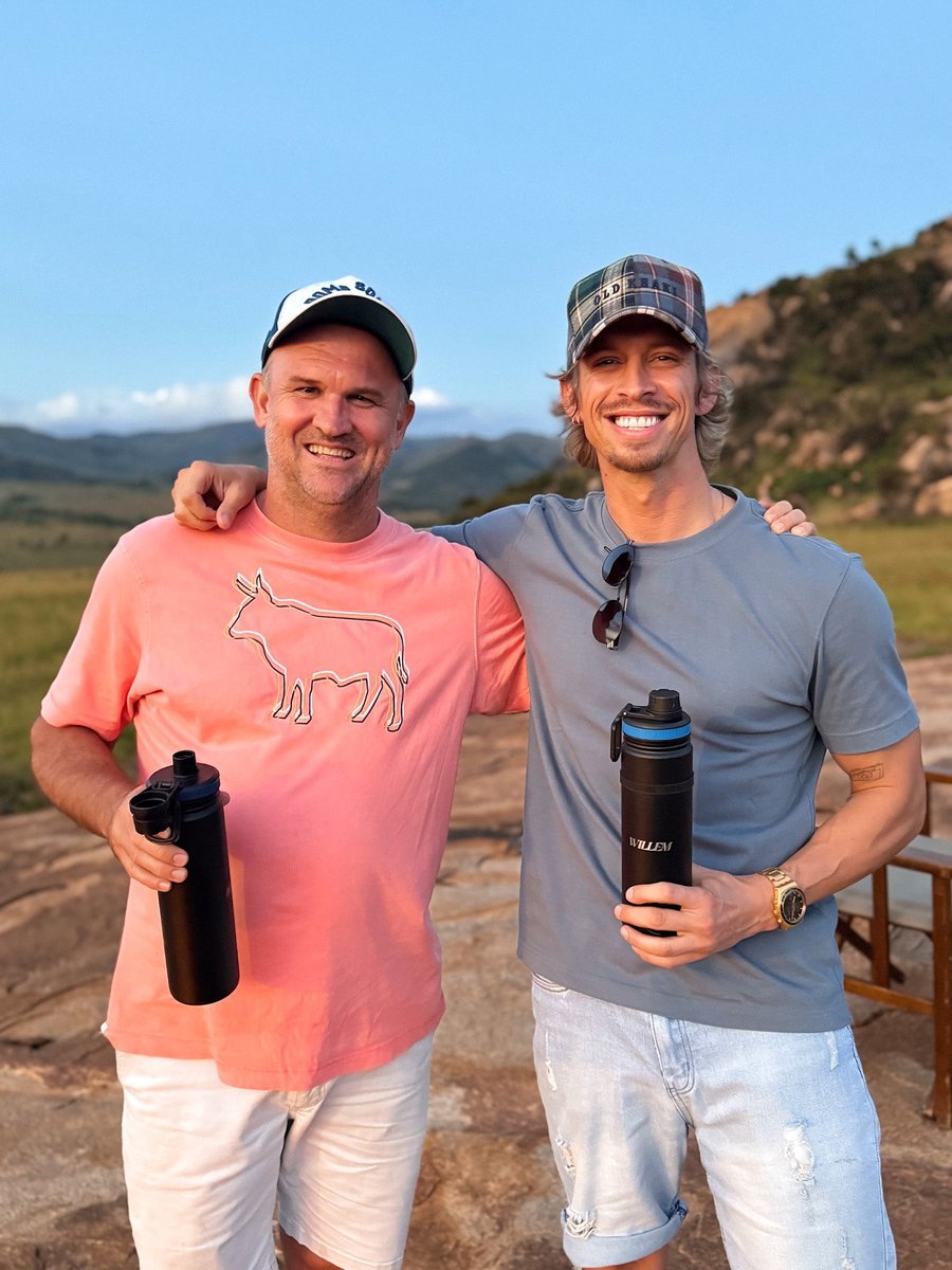 WillemBotha's tweet photo. Terug in warm SA en sommer reguit na my gunsteling plek - die bosveld!

Hulle sê - There’s no place like home - en dis darem wraggies so. Ons kuier hierdie week by die mooiste @nkomazi_gamereserve vir ons jaarlikse CO Productions spanbou. https://t.co/ljdovGGZ4n
