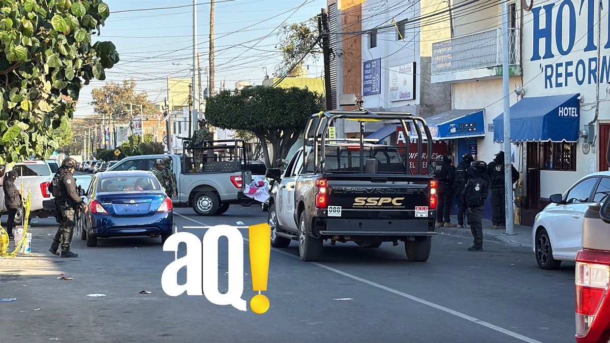 AlertaQro's tweet photo. 🚨Catean casas en operativo federal en #Querétaro
🚔🪖 La #Marina, #SSPC y #PoEs desplegaron acciones simultáneas en las colonias #CasaBlanca y #ElTintero👇
https://t.co/fZSqkhjWsK https://t.co/ZE10n0oQE6