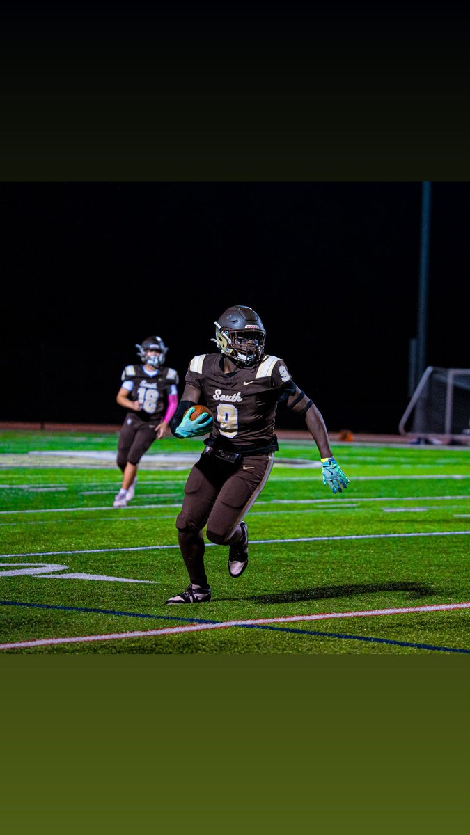 ExpoRecruits's tweet photo. 🚨 2027 RB Emmanuel Chibuzor Season Highlights (@1x_emman)

👤 6’1 | 210
🏫 Clarkstown South High School (NY)

EXPO Profile: https://t.co/83WycWxBBQ https://t.co/lCj3CUcnSr