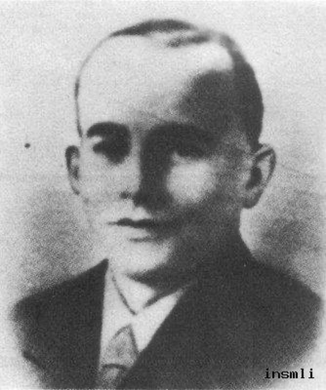 ANPIRomaPosti's tweet image. "Caro fratello fra mezz’ora sarò fucilato; ti raccomando le mie bambine."

Operaio estraneo al movimento partigiano, #GiuseppeBianchetti venne riconosciuto da un milite tedesco che, ferito, nel novembre del '43 aveva aiutato.Arrestato, venne fucilato a #Novara il #9febbraio 1944.