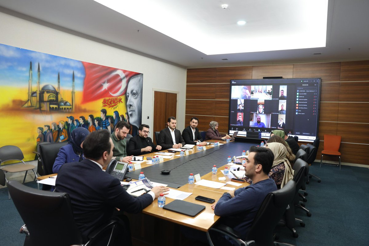 avyusufibis's tweet photo. 📍AK Parti Genel Merkezi

Genel Merkez Gençlik Kolları olarak Merkez Yürütme Kurulu (MYK) toplantımızı çevrimiçi olarak gerçekleştirdik. https://t.co/hA6MpAJV5f